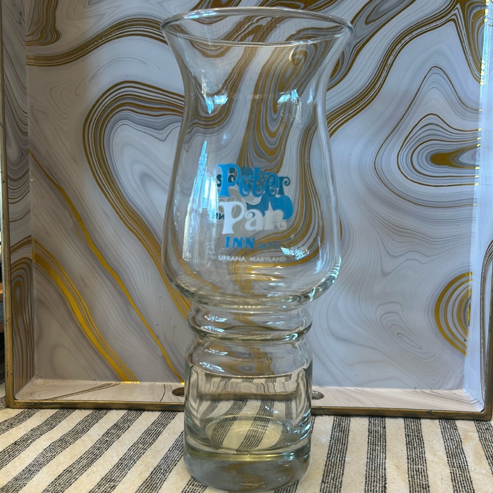 VTG 1978 Kapok Tree Inns Souvenir Hurricane Cocktail Beverage Glass
Clear & Blue